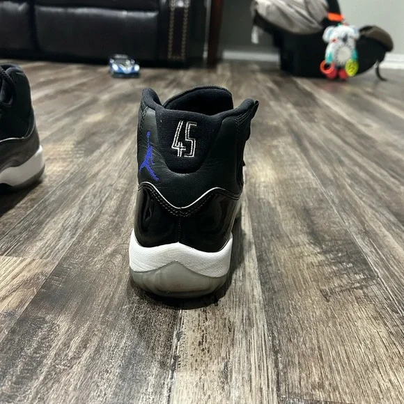 Jordan 11 space jam 2016